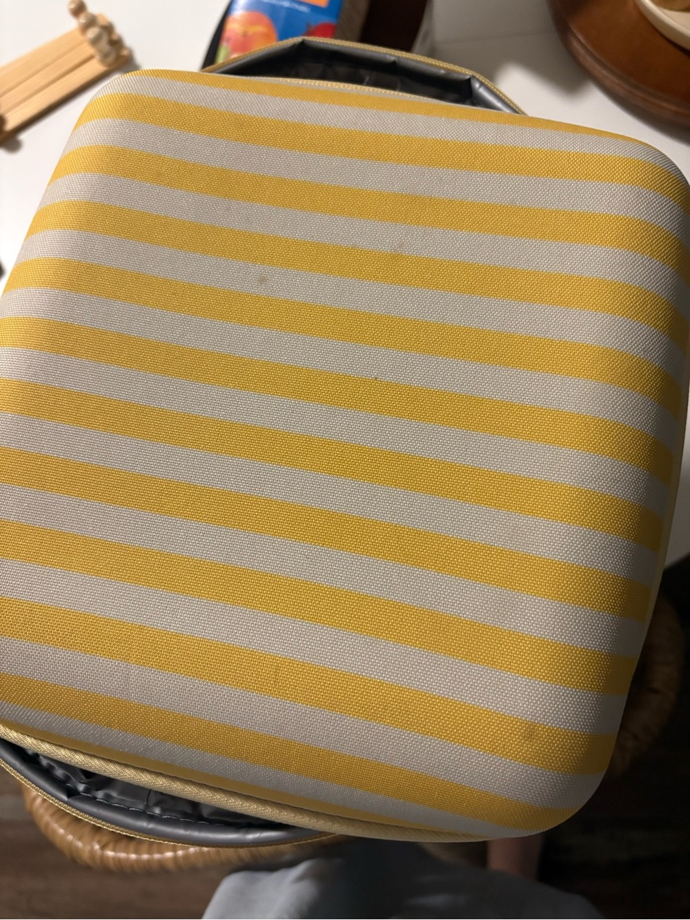 Yellow Striped cooler bag - Picture 6 of 9